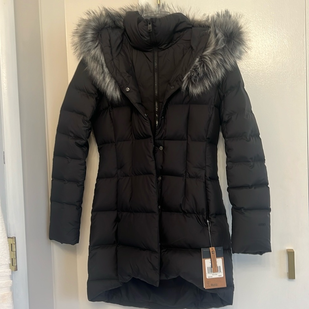 The North Face Women’s Delio Down Parka TNF Black with Detachable Faux Fur Trim